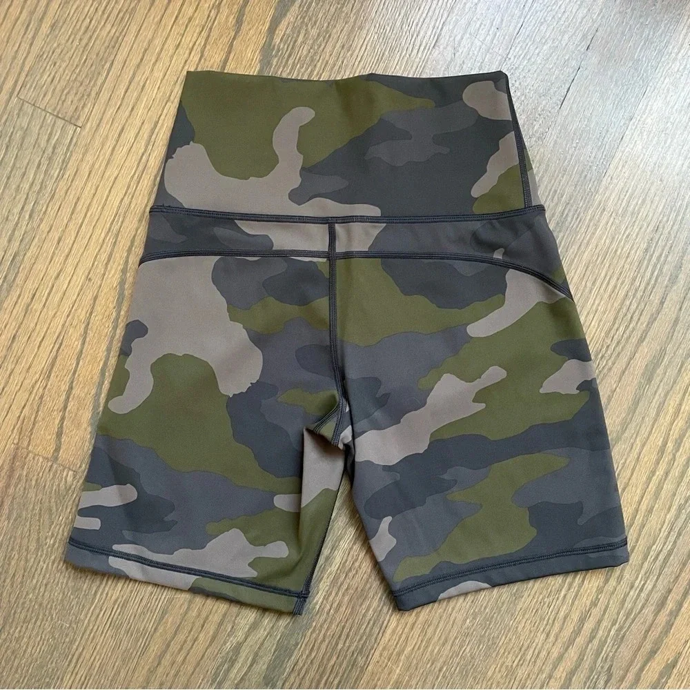 Offline by Aerie Goals Mesh Bike Camo Short size Medium